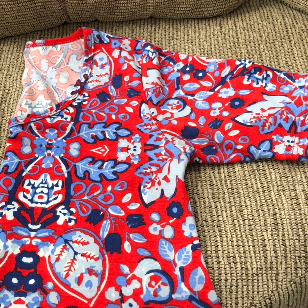 XS LulaRoe Perfect T